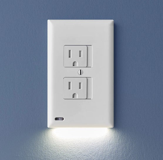 SnapPower - Safelight Duplex Outlet Wall Plate - White